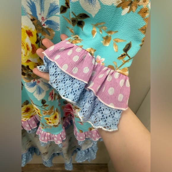 Custom made outfit - Picture 3 of 9